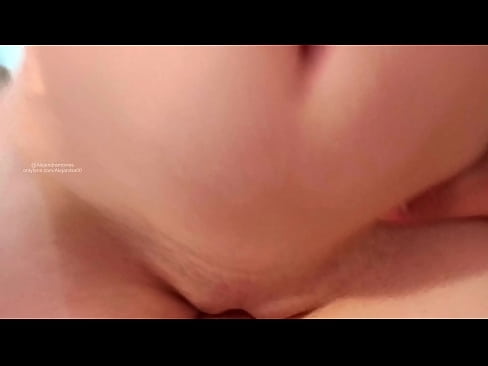 ❤️ Codladh i seomra mo dheirfiúr agus sin mar a dhúisigh mé ❤️ Porn linn ☑